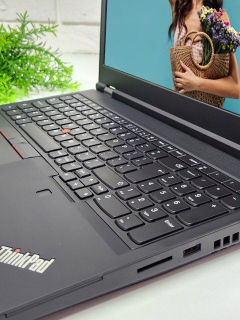 Laptop Lenovo ThinkPad P15 G1 i7 128GB RAM 1TB SSD 15,6" Full HD RTX3000 powystawowy