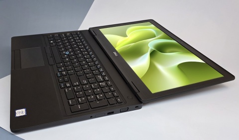 Laptop Dell Latitude 5590 i7 16GB RAM 512GB SSD 15,6" Full HD powystawowy