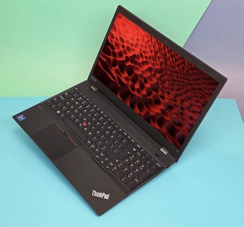 Laptop Lenovo ThinkPad T15 G2 i7 32GB RAM 2TB SSD 15,6" Full HD MX450 powystawowy