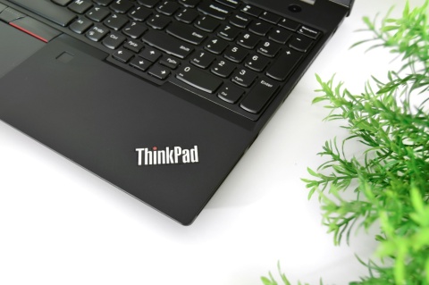 Laptop Lenovo ThinkPad T590 i5 16GB RAM 256GB SSD 15" Full HD dotykowy powystawowy