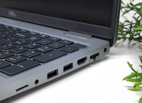 Laptop Dell Latitude 5520 i7 16GB RAM 2TB SSD 15,6" MX450 Full HD dotykowy powystawowy